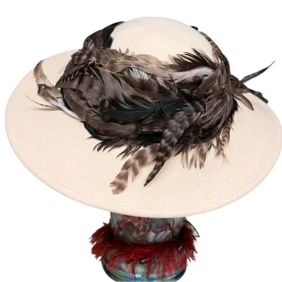 Vintage Jack McConnell Feather Hat, Cream Felt Wide Brim, Real Feathers, Rare - Picture 4 of 12